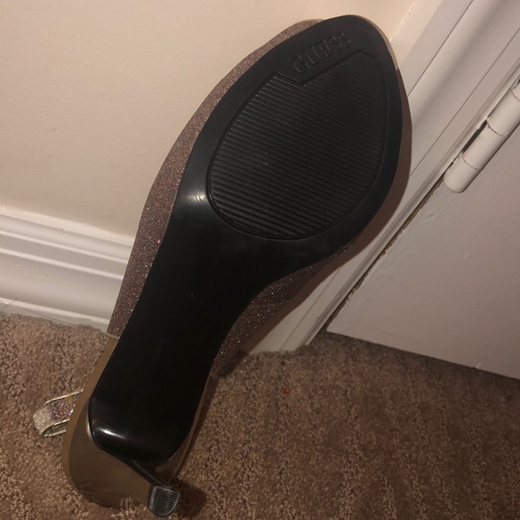 💗GUESS Pink & Gold Glitter Platform Heels - Picture 6 of 6